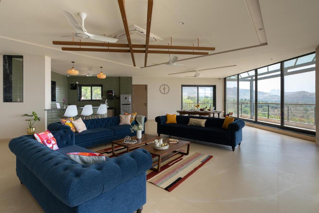Pearl Lakeview Mansion By Stayvista - Lakeside Villa With Infinity Pool, Jacuzzi, In-House Theatre & Games Room 伊加特普里 外观 照片