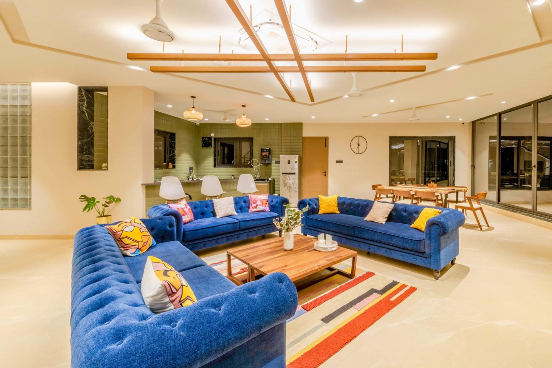 Pearl Lakeview Mansion By Stayvista - Lakeside Villa With Infinity Pool, Jacuzzi, In-House Theatre & Games Room 伊加特普里 外观 照片