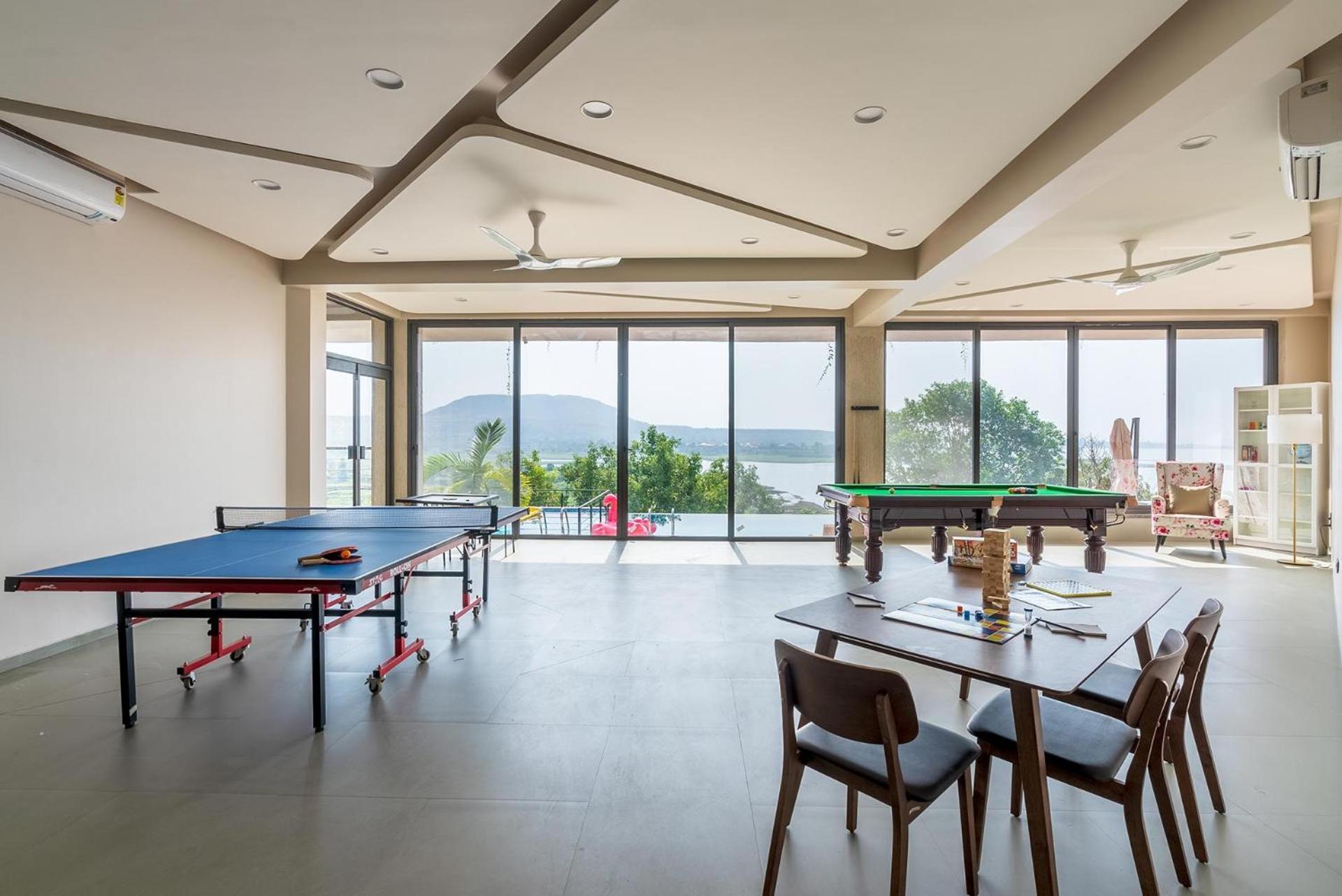 Pearl Lakeview Mansion By Stayvista - Lakeside Villa With Infinity Pool, Jacuzzi, In-House Theatre & Games Room 伊加特普里 外观 照片
